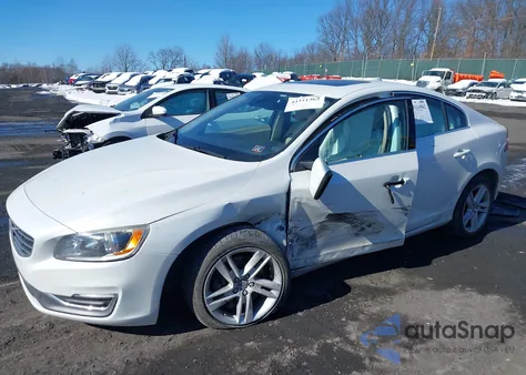 2015 Volvo S60 T5 Premier z USA, uszkodzony, nr VIN YV1612TK0F1341251